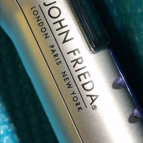 John Frieda wavy curl curling iron & flat iron - Picture 6 of 9